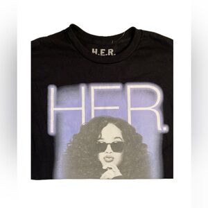 NEW! H.E.R short sleeves T-shirt, size Large